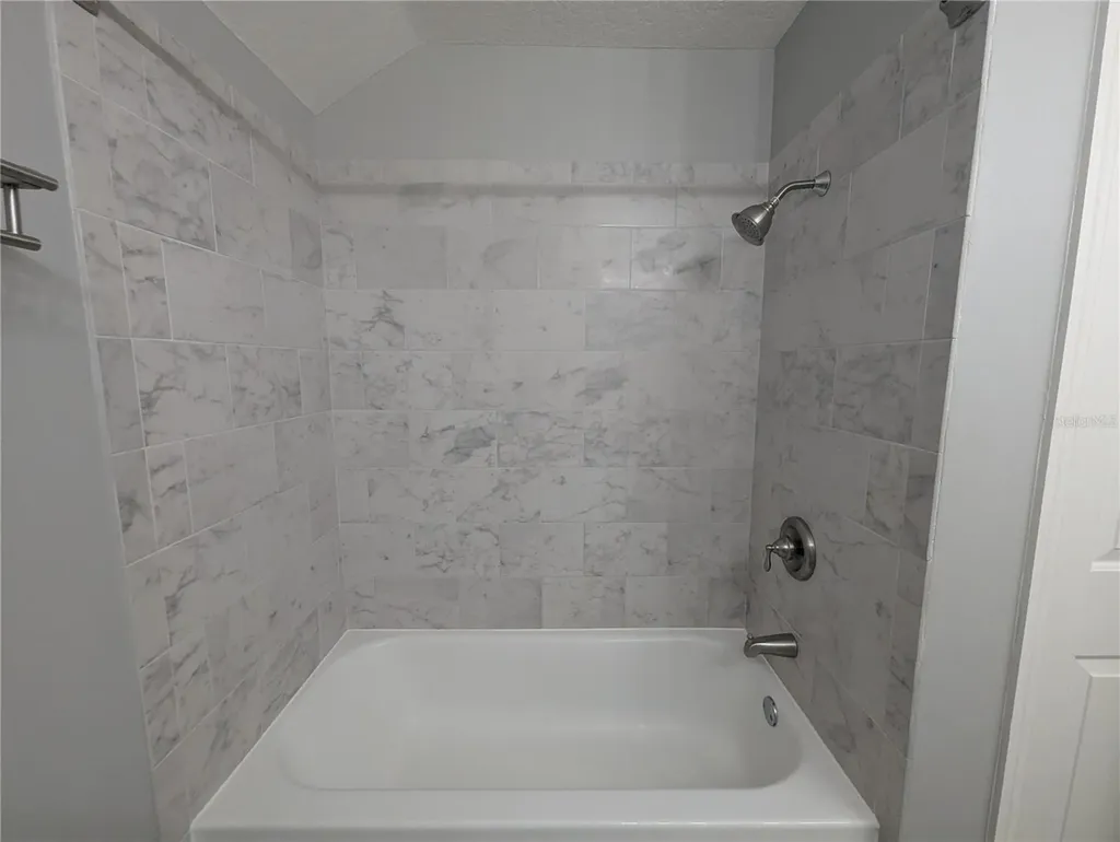 6202 Gannetdale Drive Lithia FL 33547