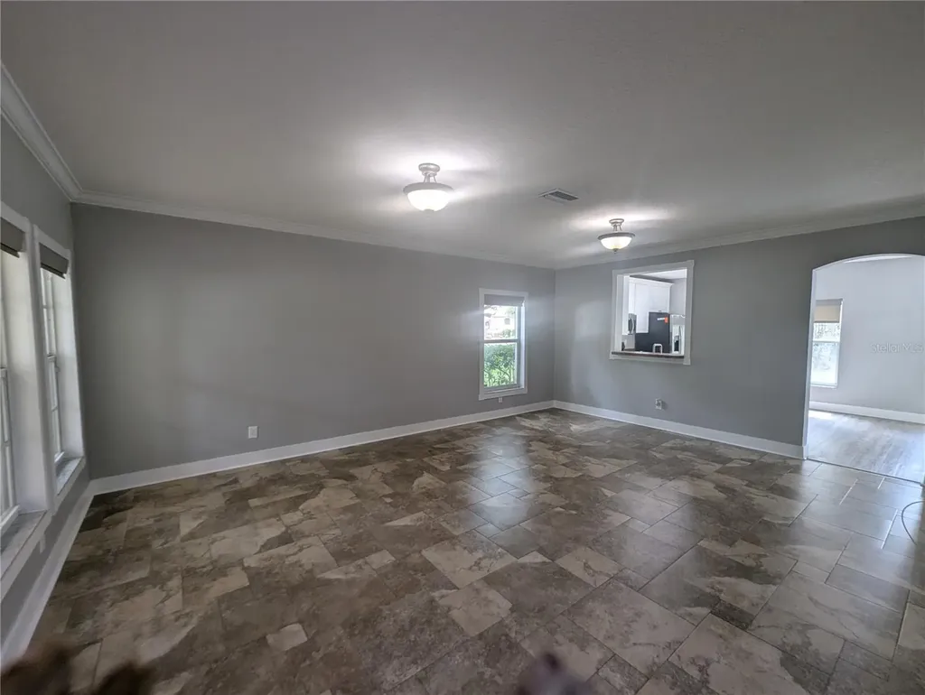 6202 Gannetdale Drive Lithia FL 33547