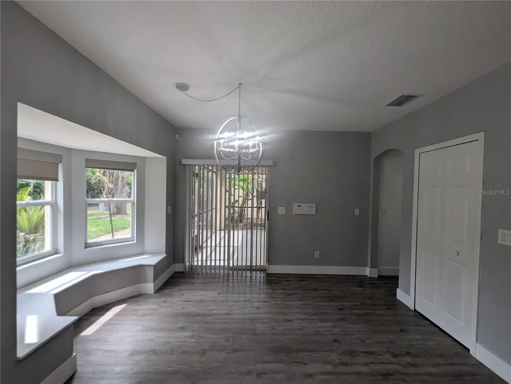 6202 Gannetdale Drive Lithia FL 33547
