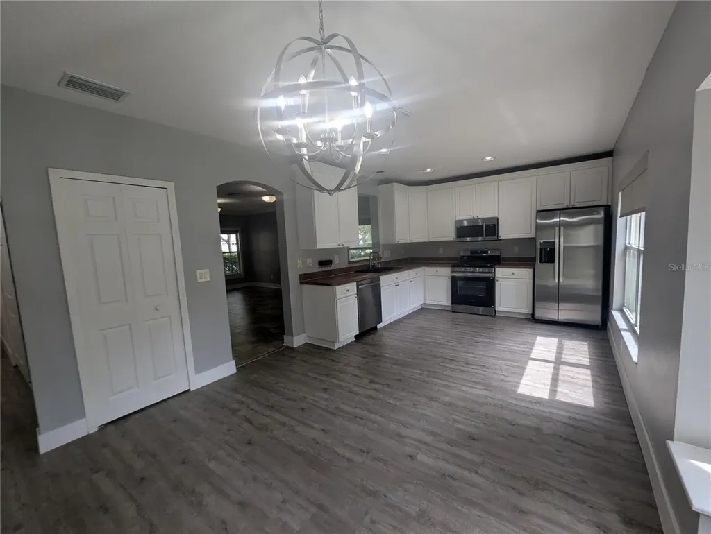 6202 Gannetdale Drive Lithia FL 33547