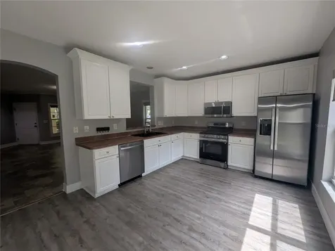 6202 Gannetdale Drive Lithia FL 33547