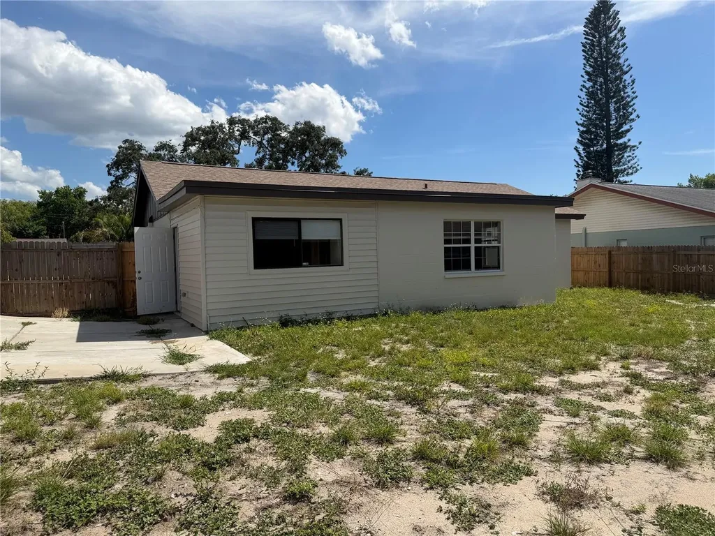 4239 Woodfield Avenue Holiday FL 34691