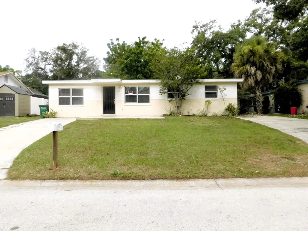 651 12th Avenue N Safety Harbor FL 34695