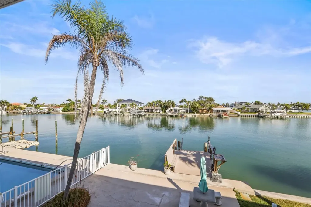 11655 3rd Street E Treasure Island FL 33706