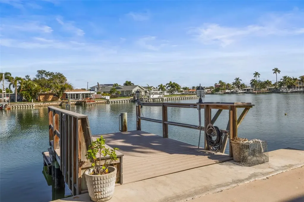 11655 3rd Street E Treasure Island FL 33706