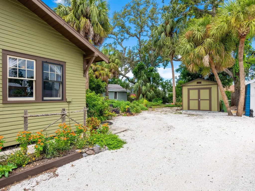 2322 7th Avenue W Bradenton FL 34205