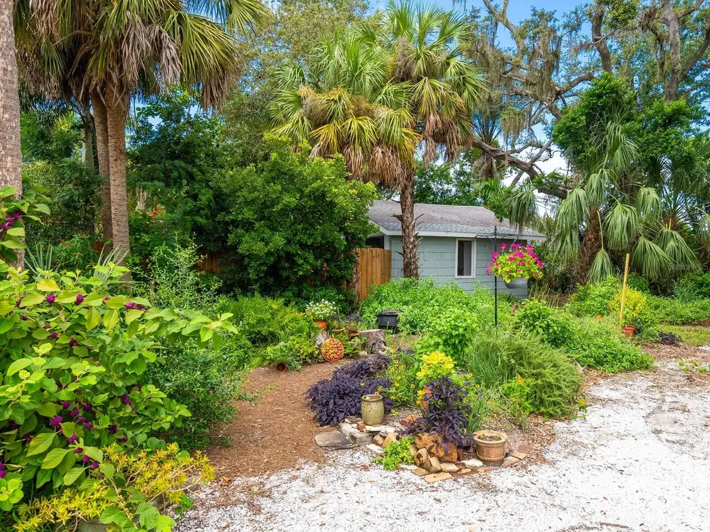 2322 7th Avenue W Bradenton FL 34205