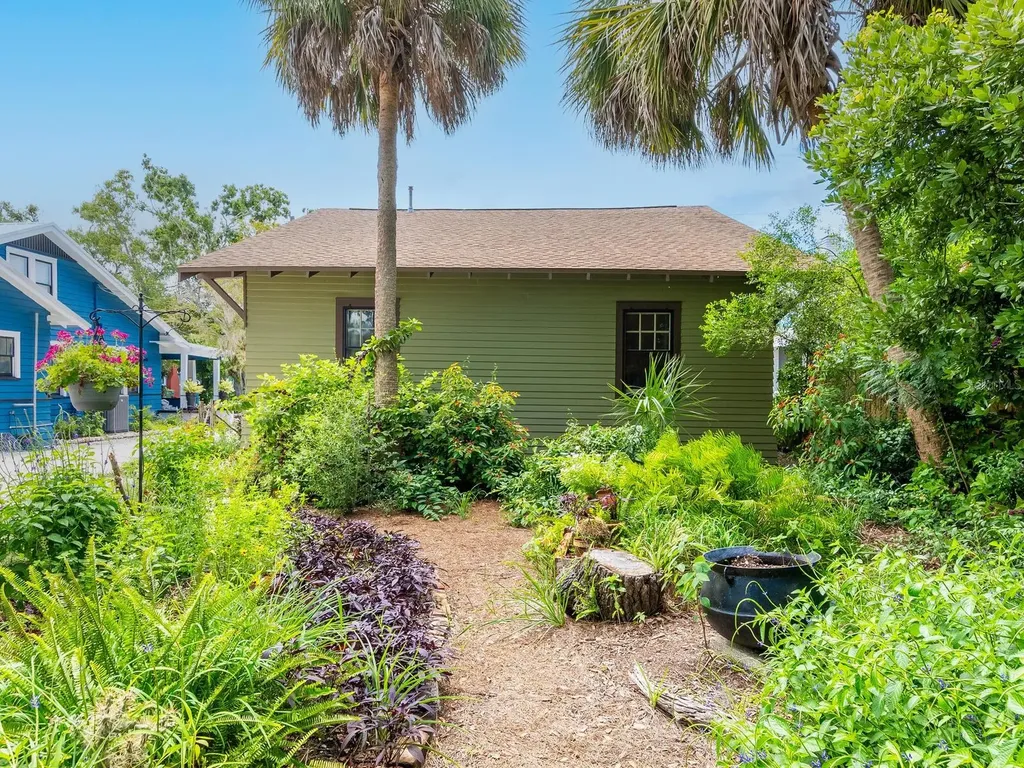 2322 7th Avenue W Bradenton FL 34205