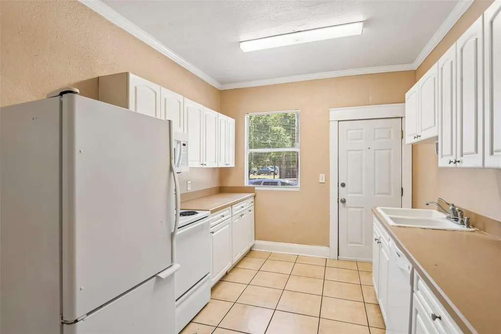 2715 W North A Street Tampa FL 33609