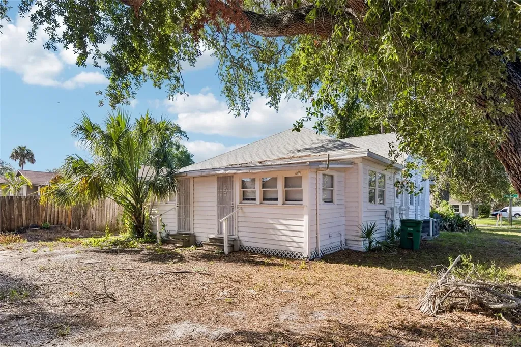2715 W North A Street Tampa FL 33609