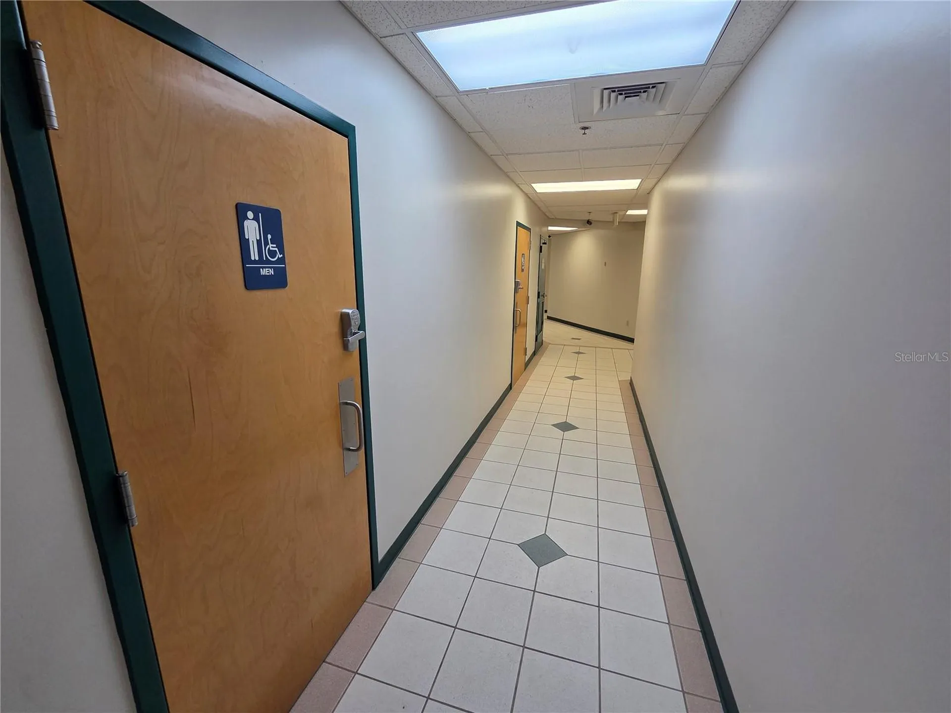 7802 Kingspointe Parkway Orlando FL 32819