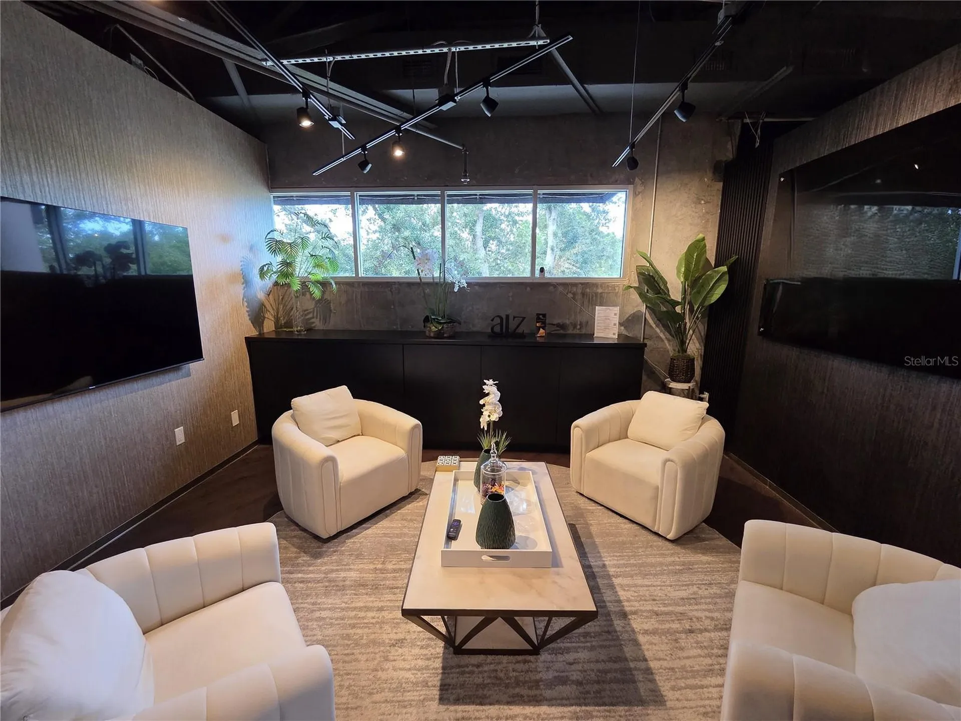 7802 Kingspointe Parkway Orlando FL 32819