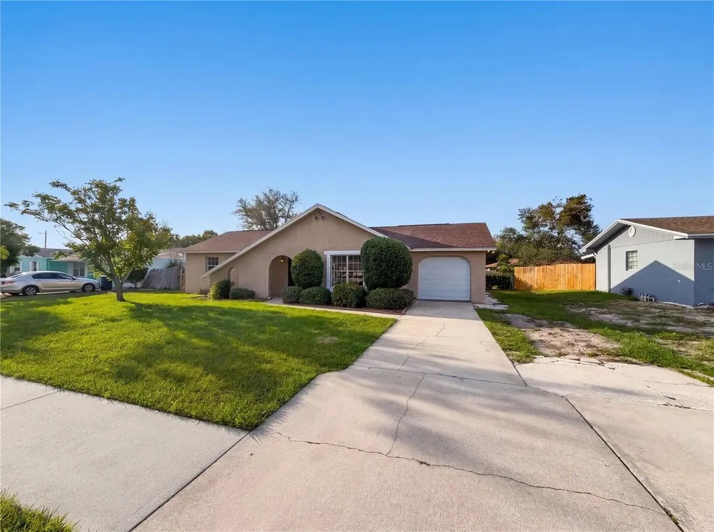 880 Fruitland Drive Deltona FL 32725