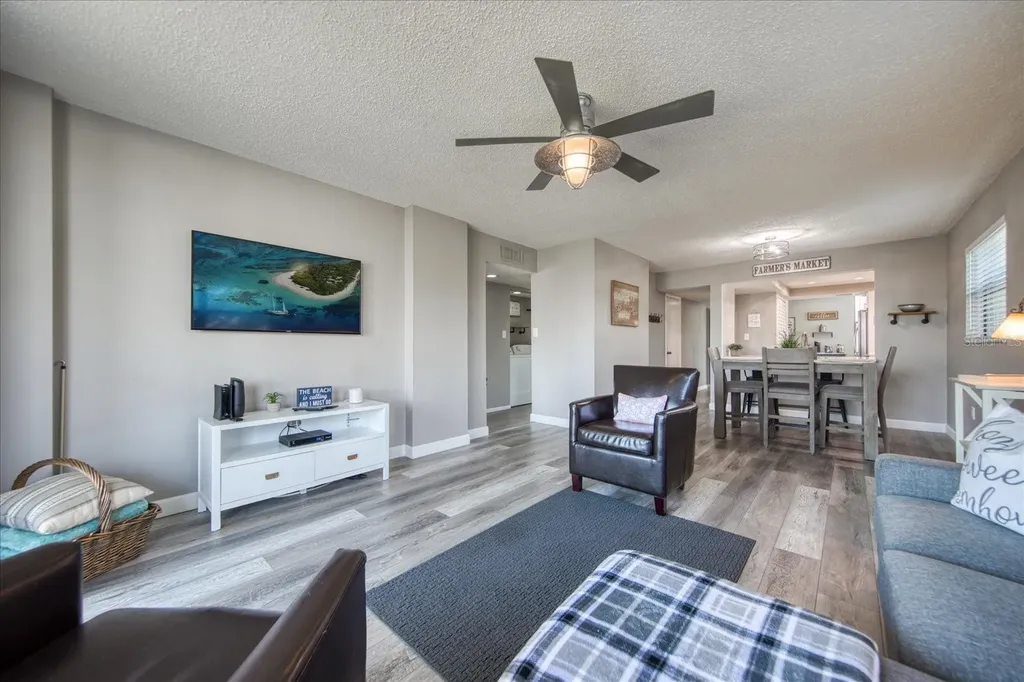 1324 Pasadena Avenue S South Pasadena FL 33707