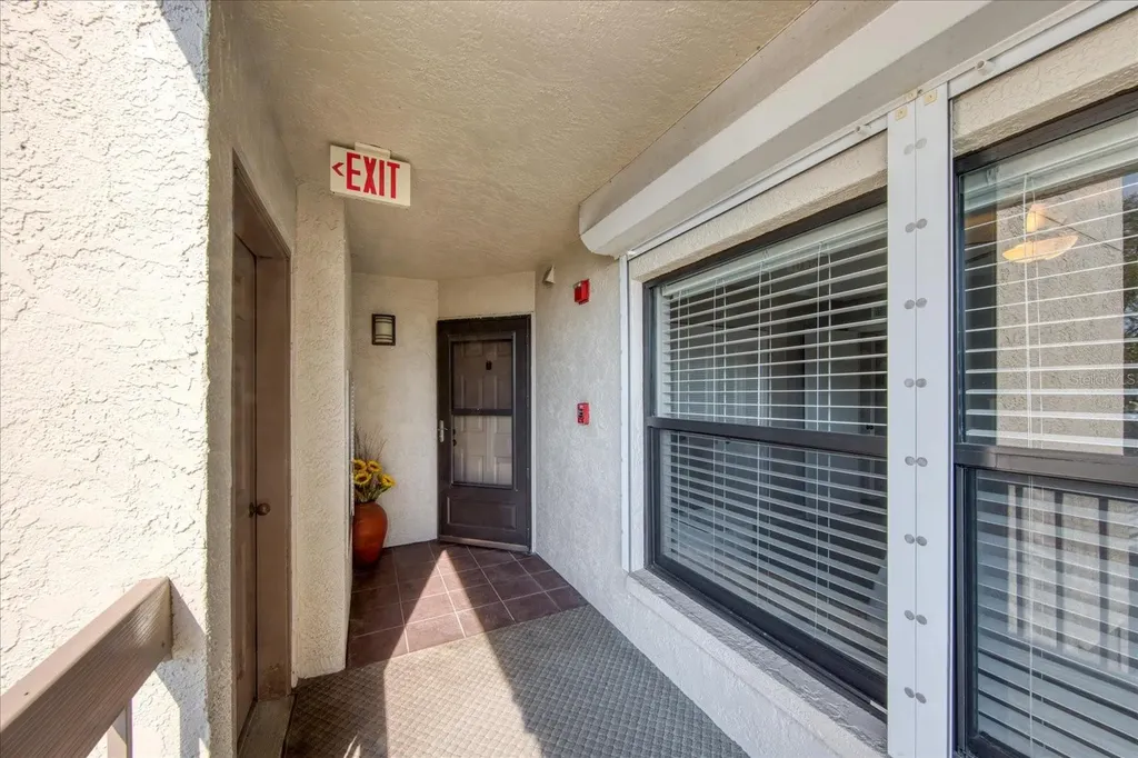 1324 Pasadena Avenue S South Pasadena FL 33707