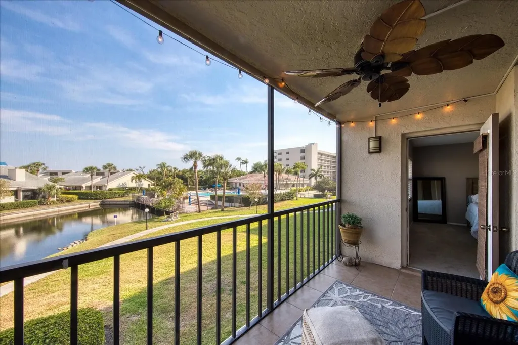 1324 Pasadena Avenue S South Pasadena FL 33707