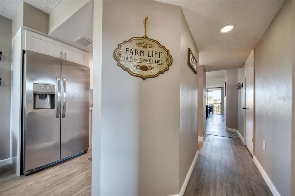 1324 Pasadena Avenue S South Pasadena FL 33707