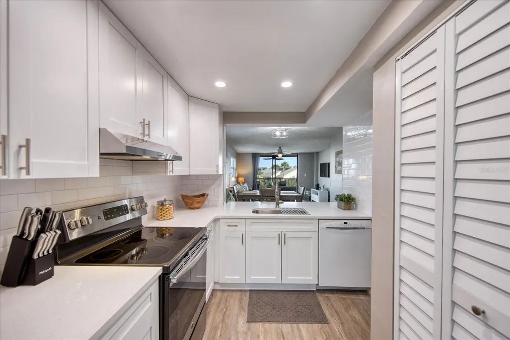 1324 Pasadena Avenue S South Pasadena FL 33707