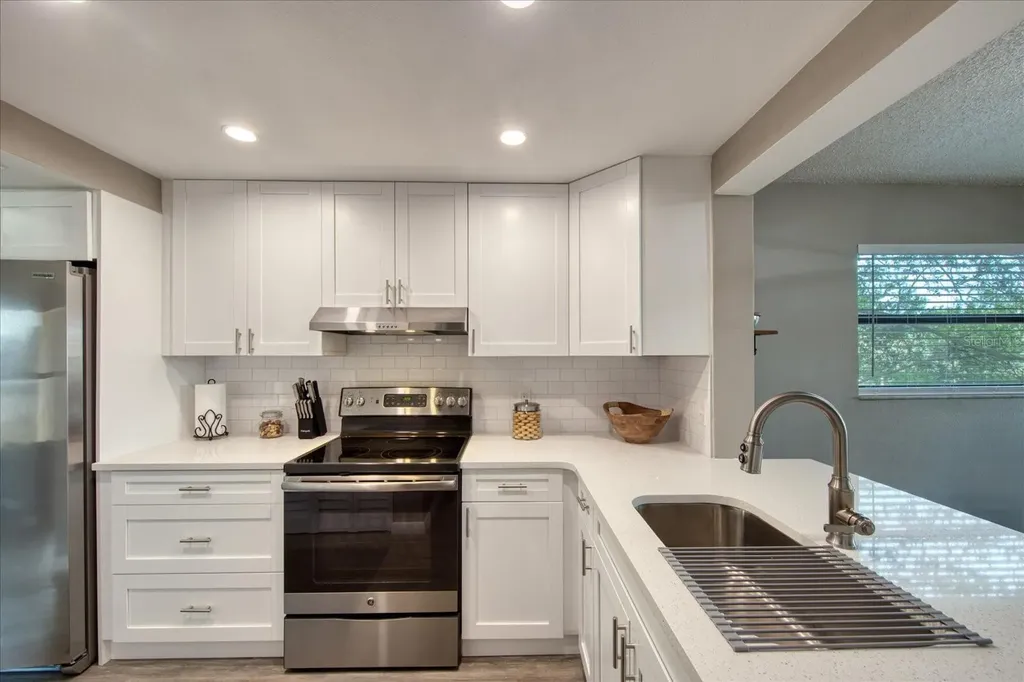 1324 Pasadena Avenue S South Pasadena FL 33707