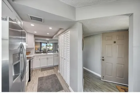 1324 Pasadena Avenue S South Pasadena FL 33707