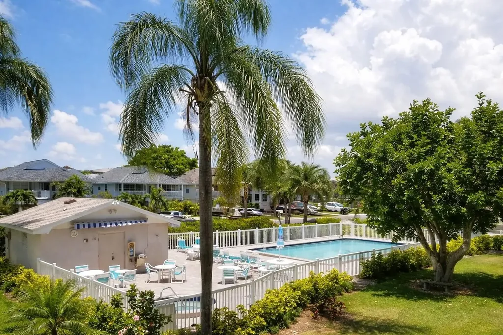 255 Capri Circle N Treasure Island FL 33706