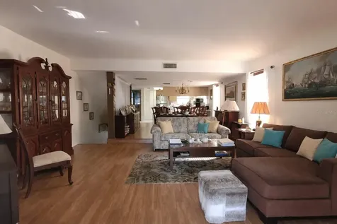 255 Capri Circle N Treasure Island FL 33706