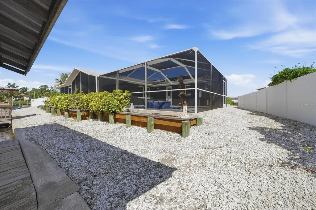 103 6th Street NW Ruskin FL 33570