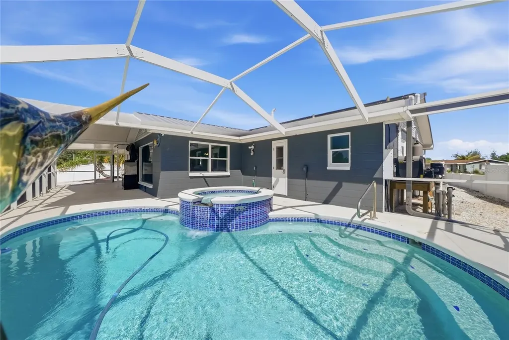 103 6th Street NW Ruskin FL 33570