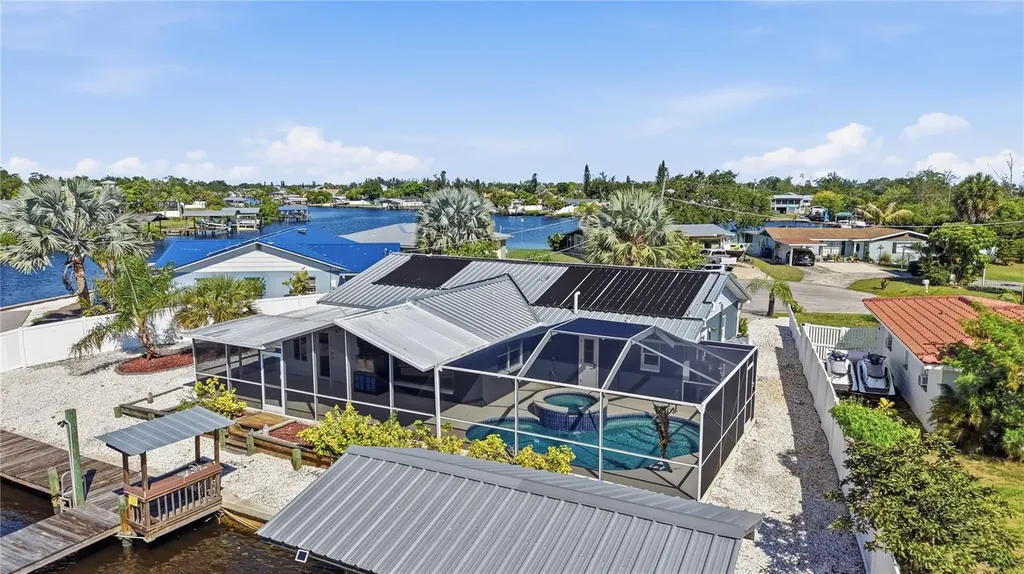 103 6th Street NW Ruskin FL 33570