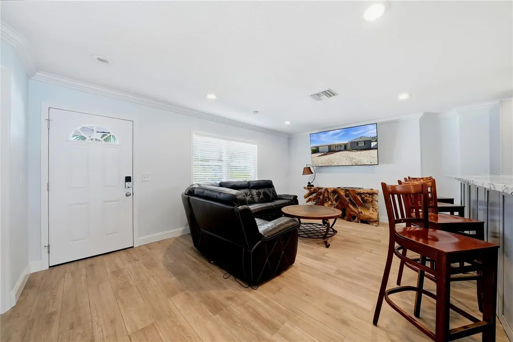 103 6th Street NW Ruskin FL 33570
