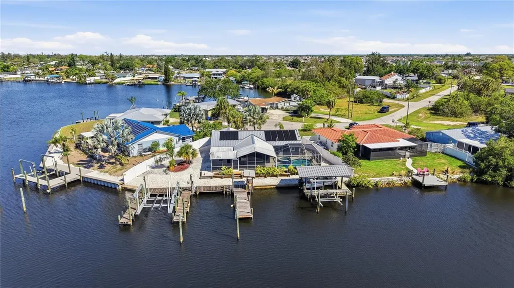 103 6th Street NW Ruskin FL 33570