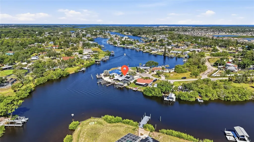 103 6th Street NW Ruskin FL 33570