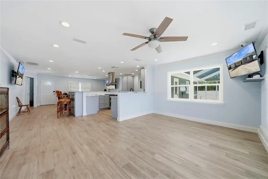 103 6th Street NW Ruskin FL 33570