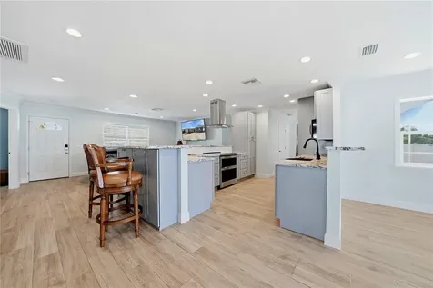 103 6th Street NW Ruskin FL 33570
