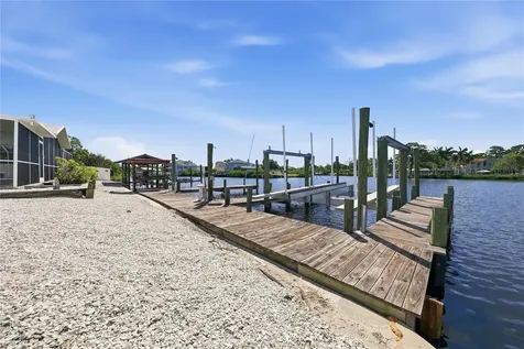103 6th Street NW Ruskin FL 33570