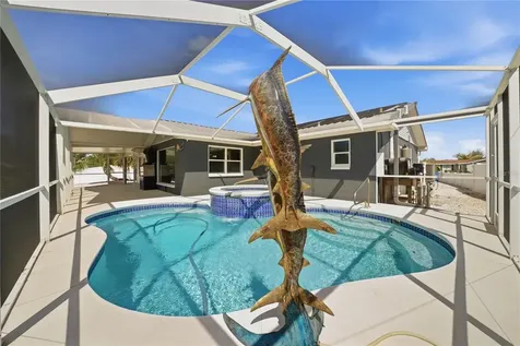 103 6th Street NW Ruskin FL 33570