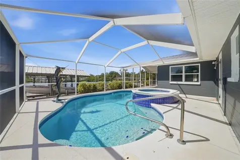 103 6th Street NW Ruskin FL 33570