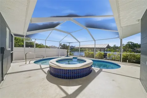 103 6th Street NW Ruskin FL 33570
