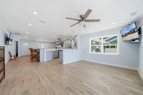 103 6th Street NW Ruskin FL 33570