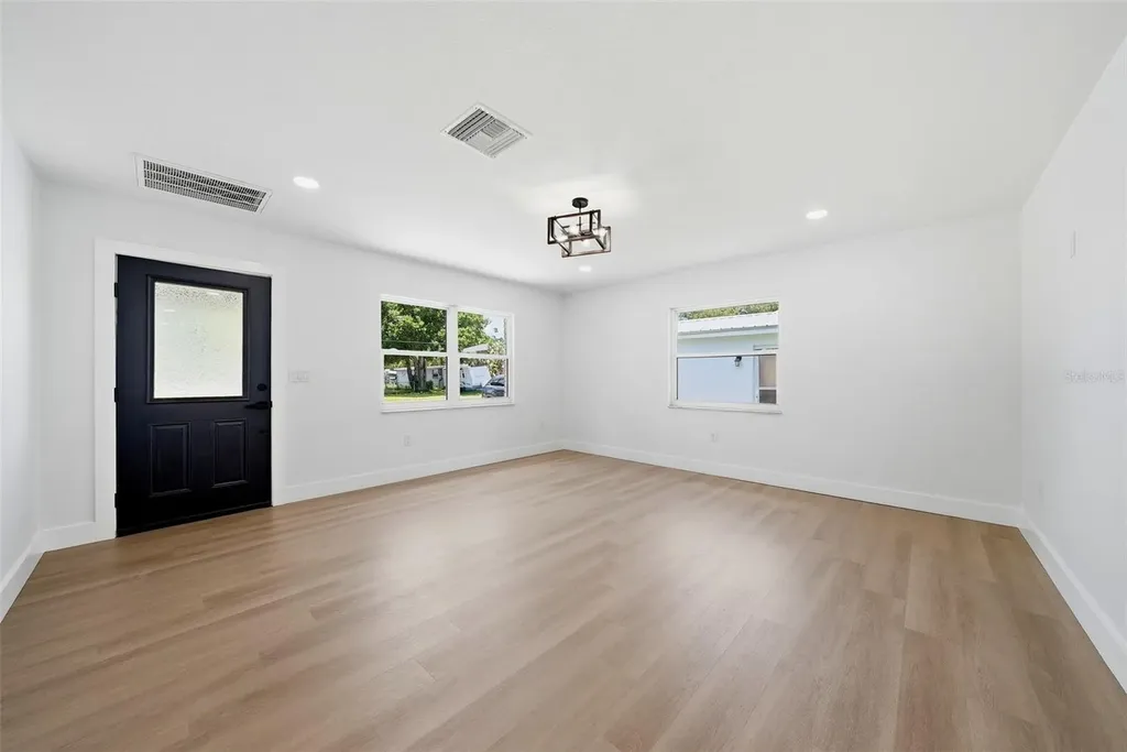 7101 62 Way N Pinellas Park FL 33781