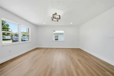 7101 62 Way N Pinellas Park FL 33781