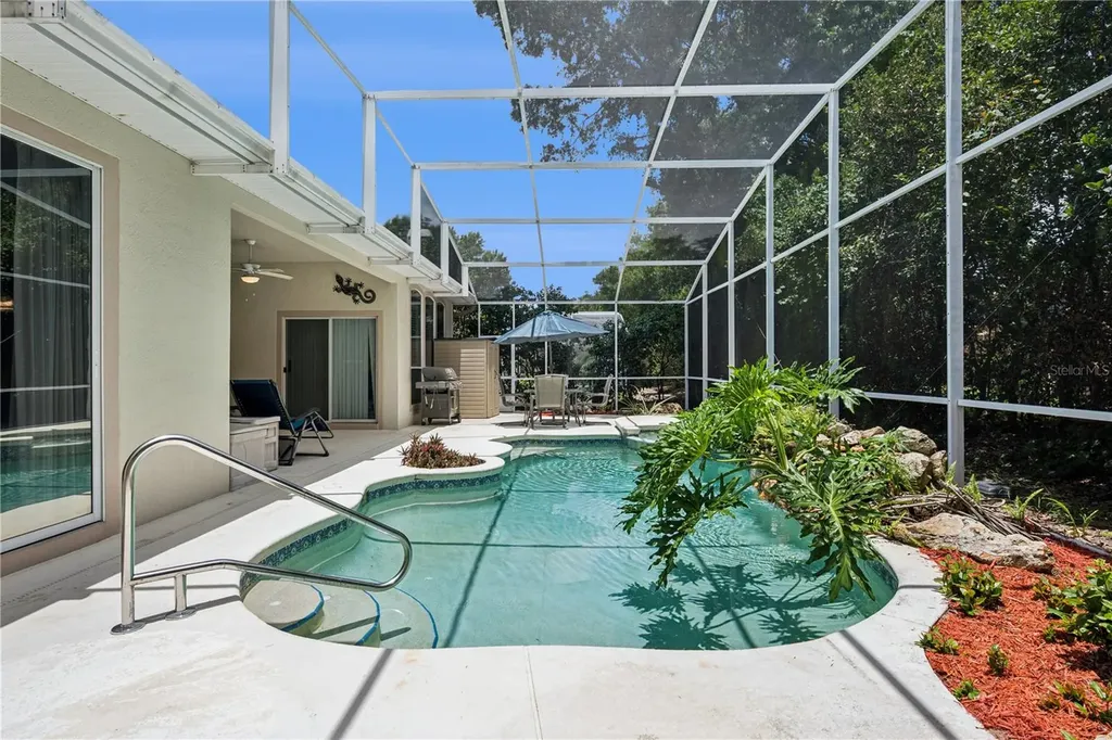 10027 Crystalline Court Orlando FL 32836