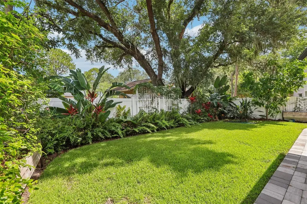 3627 E Clark Circle Tampa FL 33629