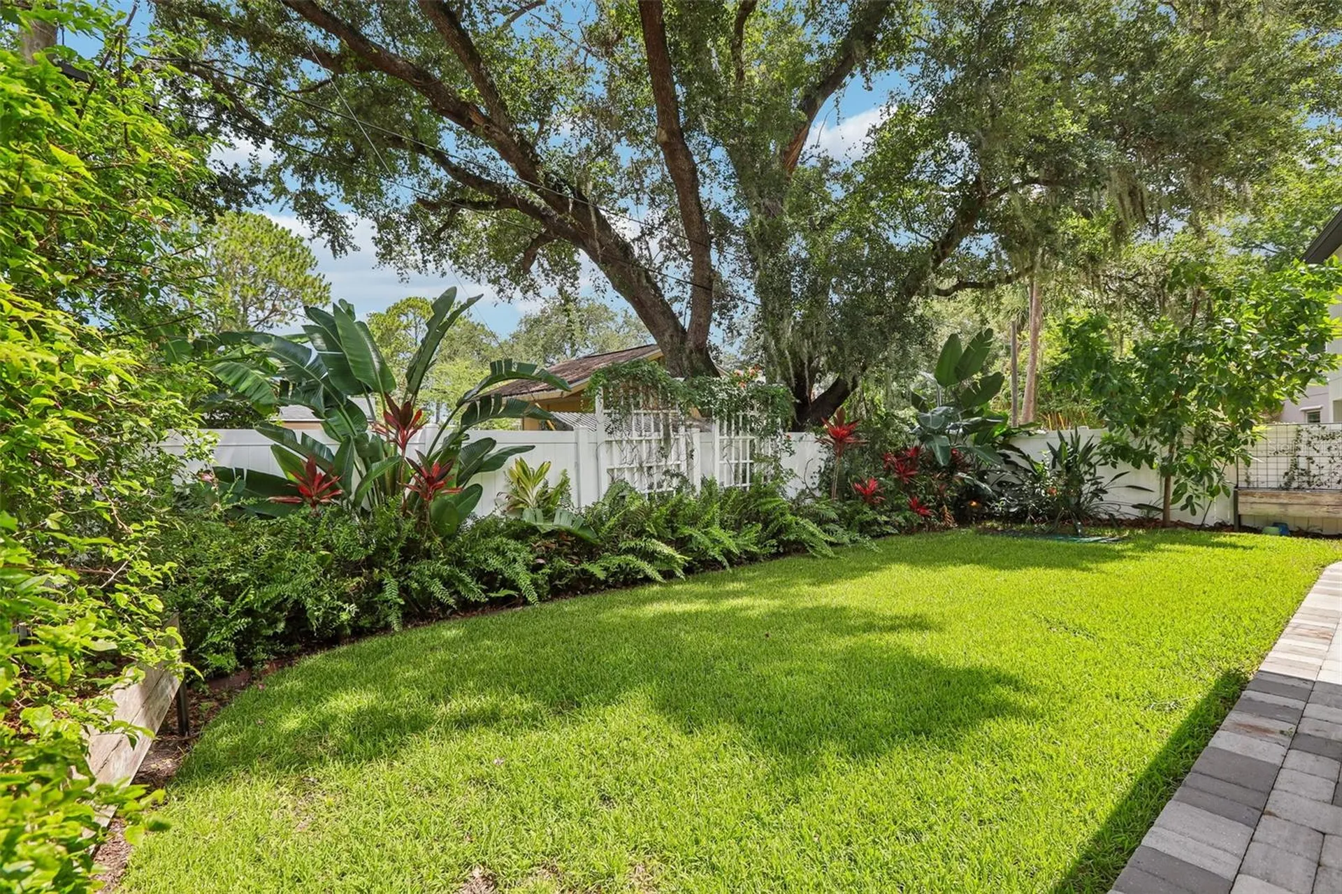 3627 E Clark Circle Tampa FL 33629