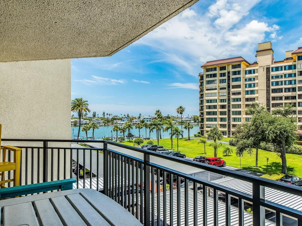 690 Island Way Clearwater Beach FL 33767