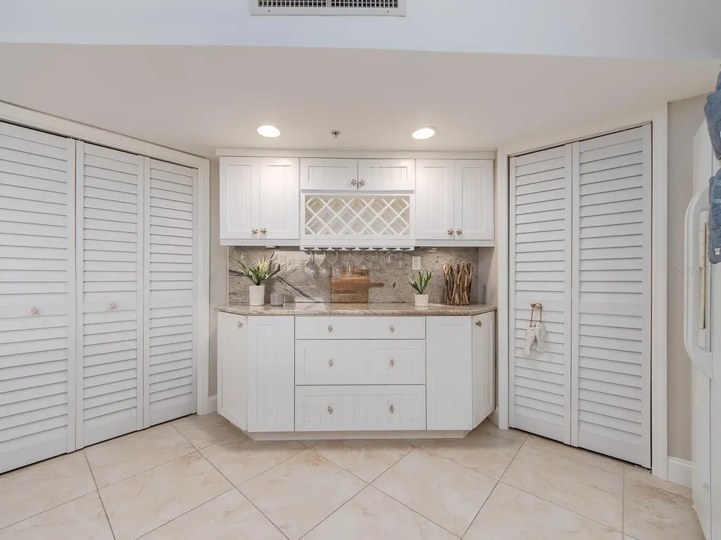 690 Island Way Clearwater Beach FL 33767