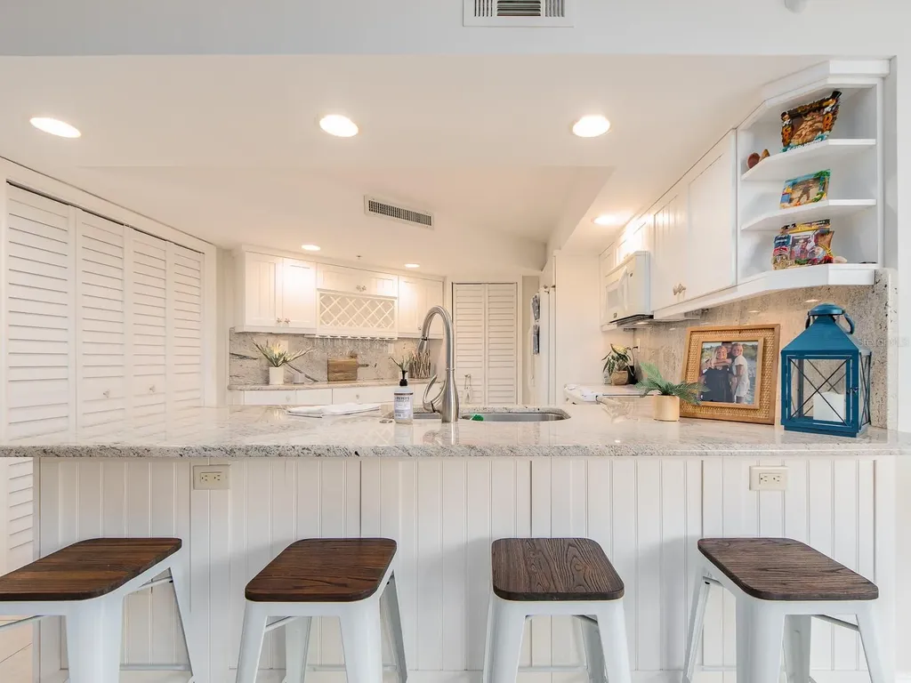 690 Island Way Clearwater Beach FL 33767