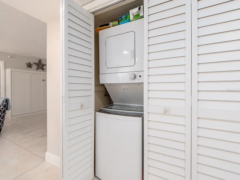 690 Island Way Clearwater Beach FL 33767