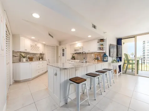 690 Island Way Clearwater Beach FL 33767