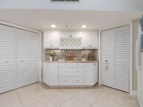690 Island Way Clearwater Beach FL 33767
